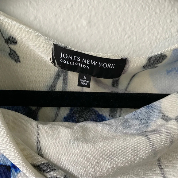 Jones New York Floral Top - Picture 3 of 10
